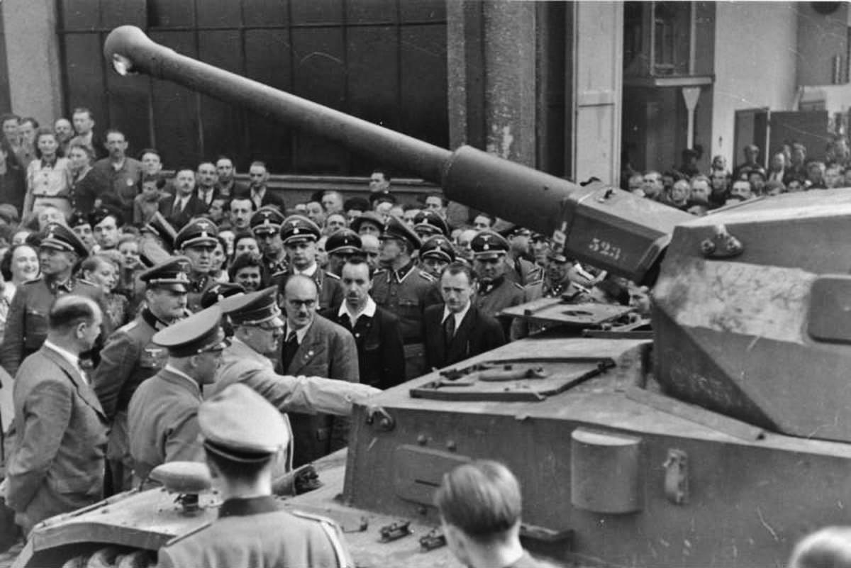 Adolf Hitler inspects the new Panzer IV tank in the Nibelungenwerk tank factory in St. Valentin